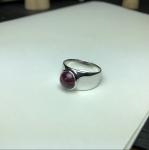 Bague or blanc et Tourmaline cabochon rose